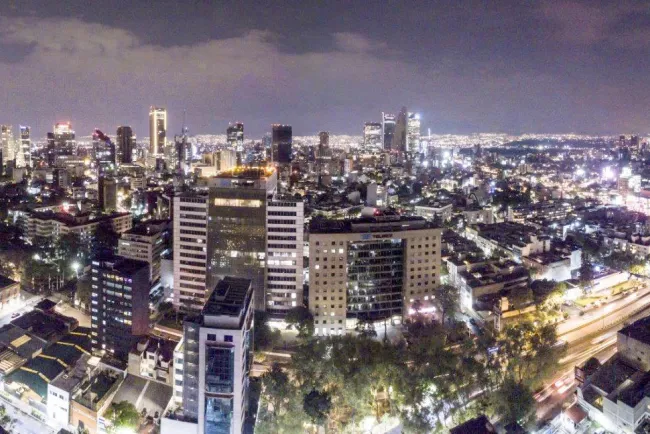 Se suma Telmex ala Hora del Planeta