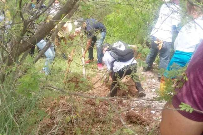 Apoya FGJE a Grupo “Rastreadoras”en localización de cinco cadáveres