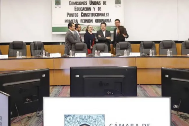 Otra vez por CNTE suspenden discusión de Reforma Educativa