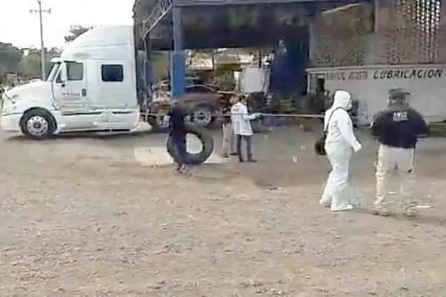 Es asesinado a balazos en taller