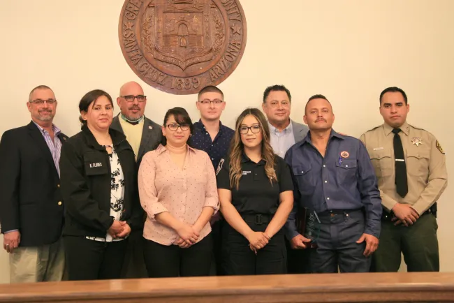 Reconoce Condado a empleados