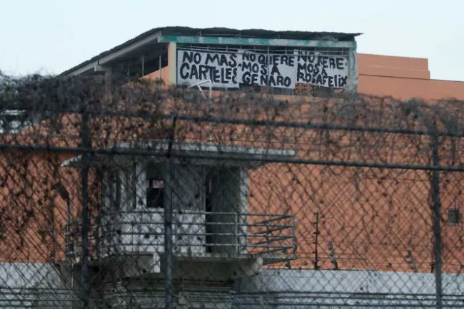 Reina el autogobierno en cárceles de 12 entidades