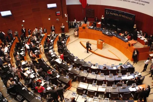 Senado desecha ‘nuevas’ ternas para la CRE; presidente designará a comisionados