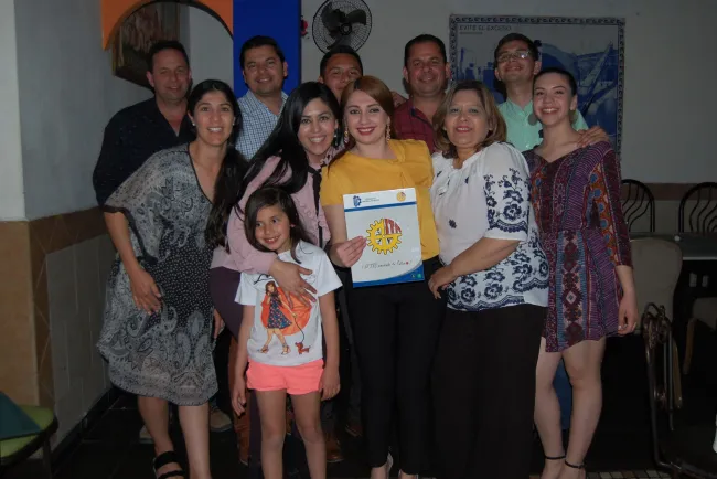 Jaqueline concluye Ingeniería