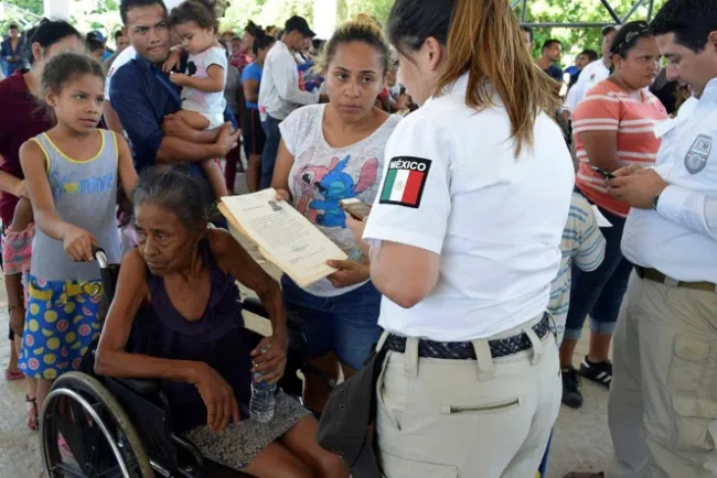 Trump rebaja tono con México; resalta detenciones de migrantes