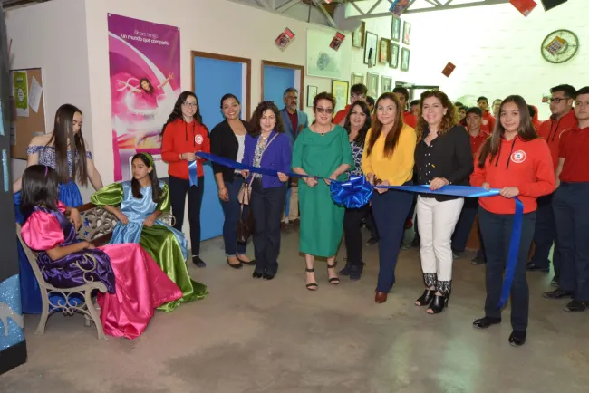 Por festejos de 25 aniversarioInaugura Feria del Libro Colegio Miranda