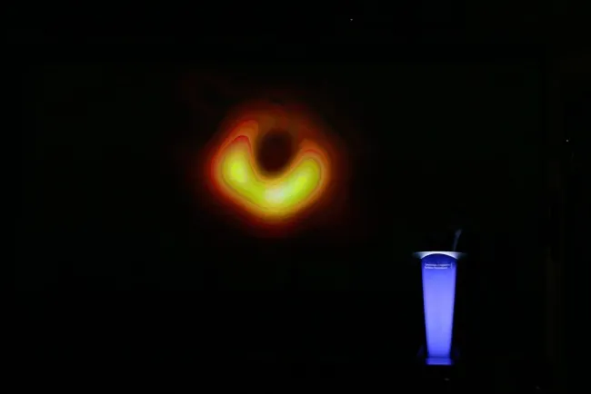 Así es un agujero negro; científicos revelan primeras imágenes