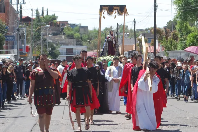 Reviven sufrimiento de Jesús