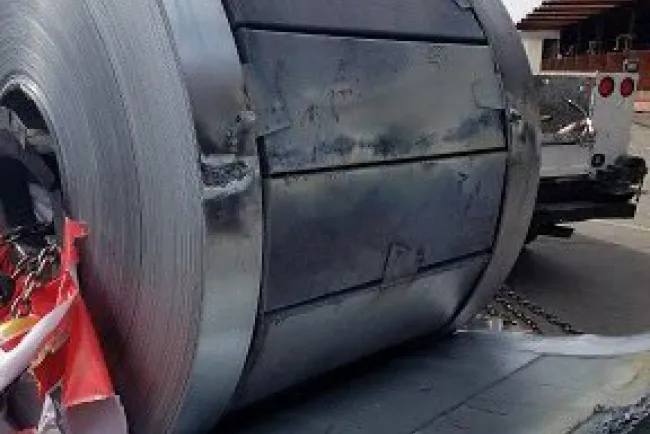 Incautan dos toneladas de droga