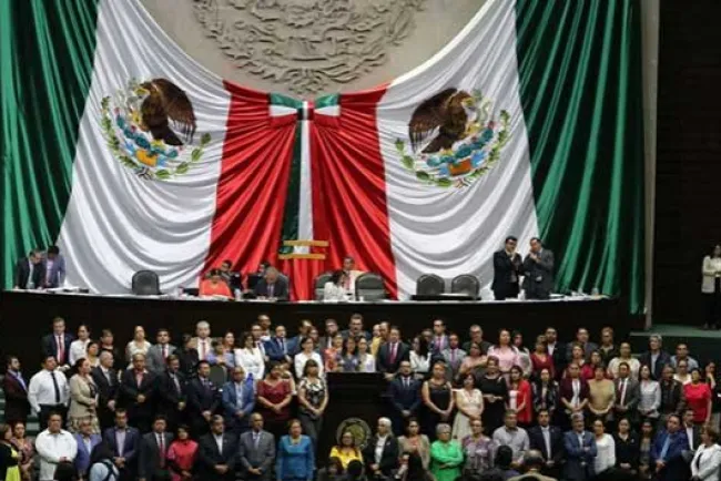 Aprueban diputados la nueva reforma educativa