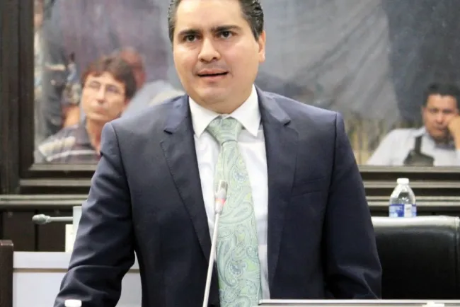 Denostan actitudde legisladores