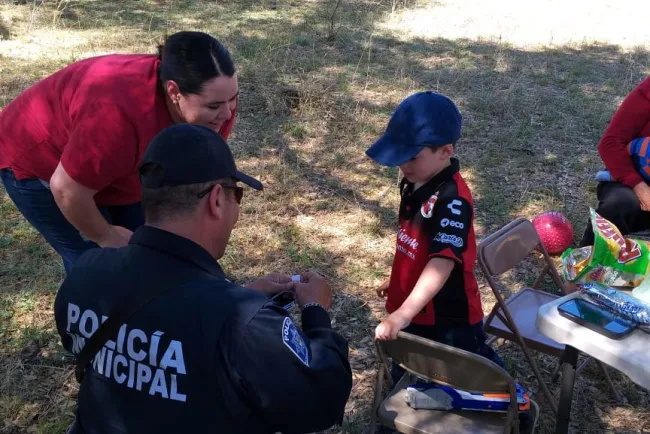 Ofrece Seguridad Públicafestejo a niños nogalenses