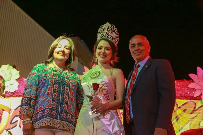 Disfrutan miles de las Fiestas de Mayo