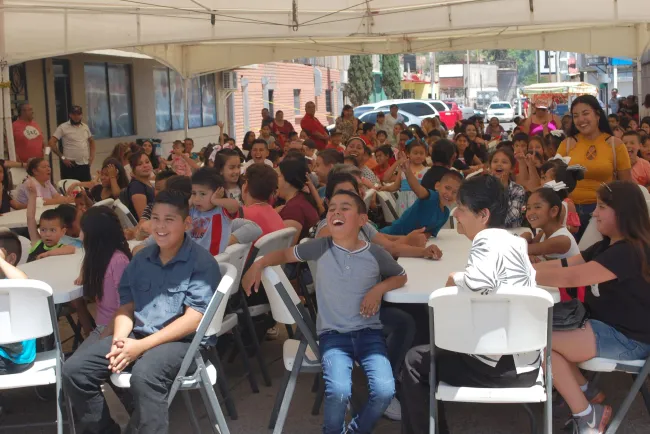 Festejan en grande a los niños