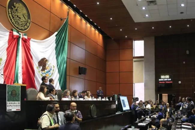 Diputados aprueban en comisiones reforma educativa