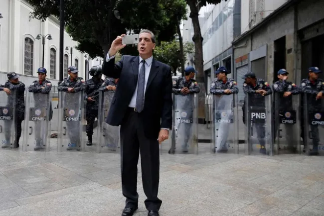 Fuerzas de Venezuela despliegan operativo en sede del Parlamento