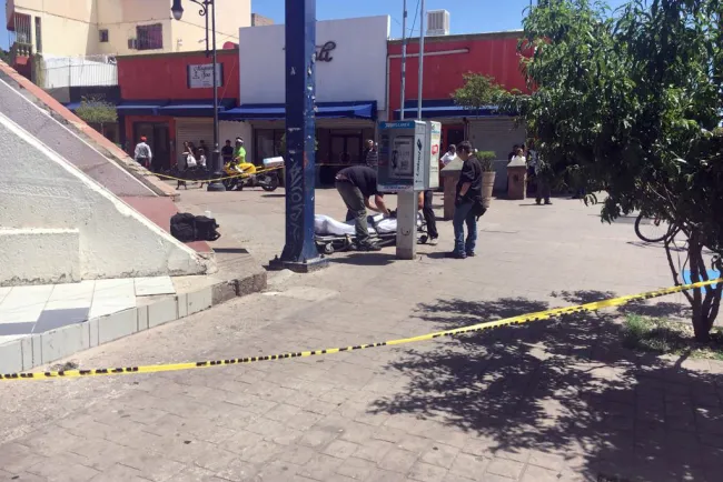 Fallece en la vía pública