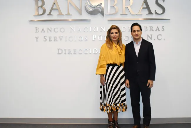 Avanza Gobernadora con Banobras proceso de compra-venta de estadios