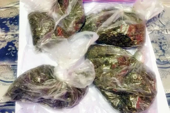 Detienen a cuatro conporciones de drogas