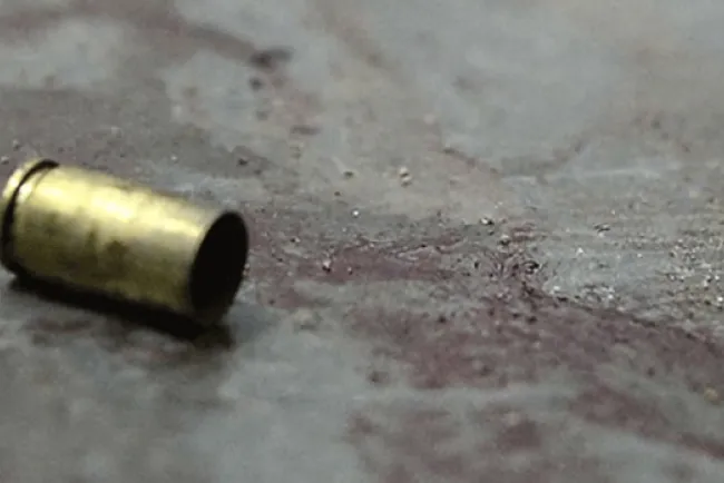 Recibe impactode bala en espalda