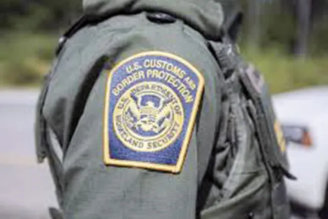 Aflora racismo enjuicio contra agente