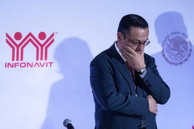 Exdirector del IMSS solicita reincorporarse al Senado