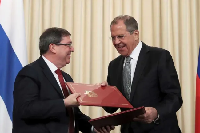 Cuba y Rusia se unen contra EU; refrendan apoyo a Maduro