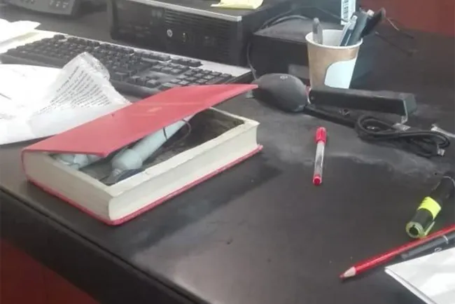 Estalla paquete explosivo en Senado; era &#039;libro&#039; para senadora