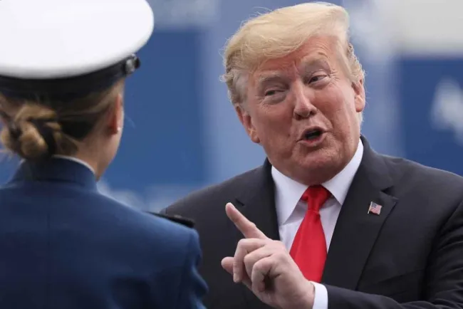 Trump planea amenazar a México con aranceles si no frena migración: WP