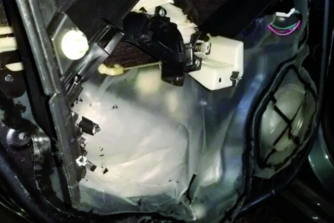 Sorprenden
a sujeto con
metanfetamina