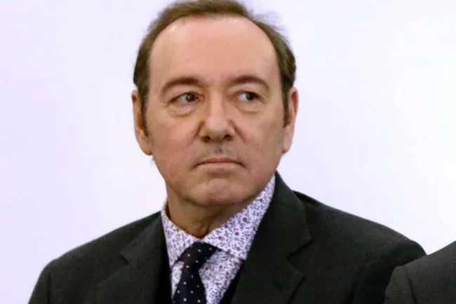  Kevin Spacey comparece en la corte en caso de abuso