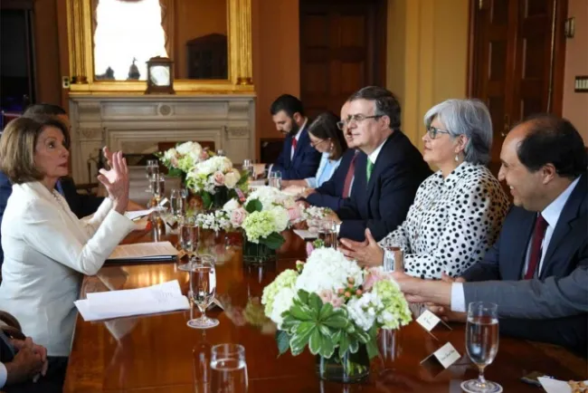 Ebrard califica como 'muy productiva' reunión con Pelosi