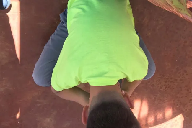 Rescatan menores de la vía pública