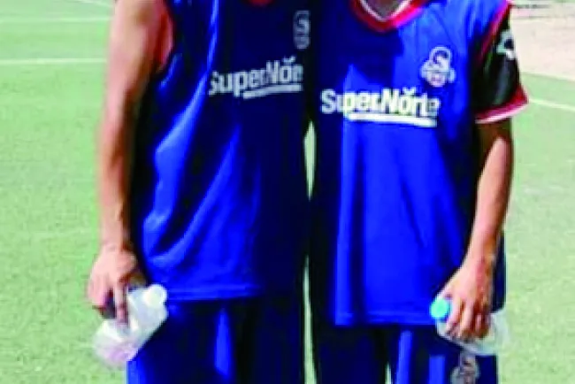 Espinoza y Almeida ya están en
pretemporada de Cimarrones
