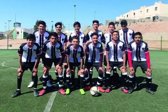 Cuervos FC le saca el juego de la bolsa a Real Apaches