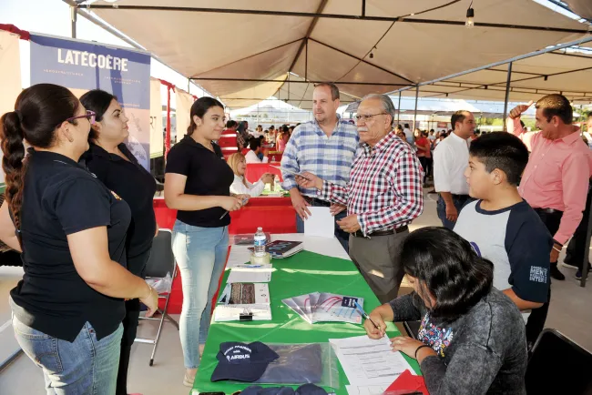 Realiza Estado feria de seguridad