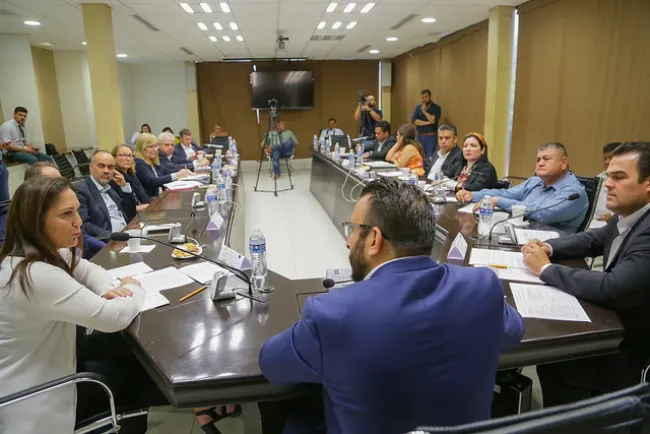 Dialogan con miembros europeos