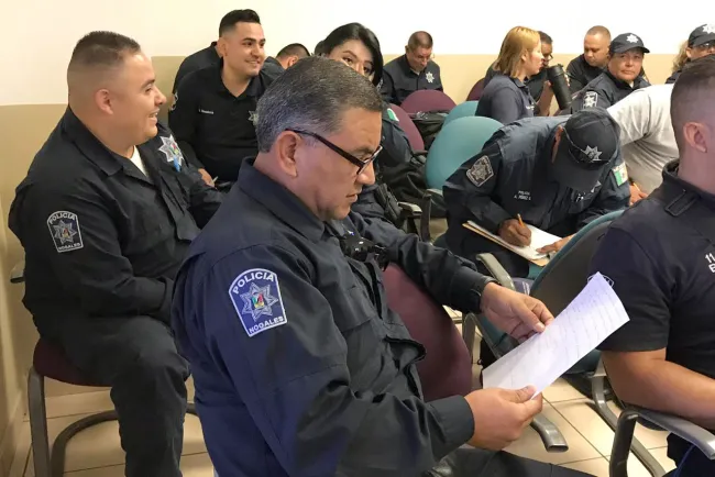 Capacitan a policías municipales