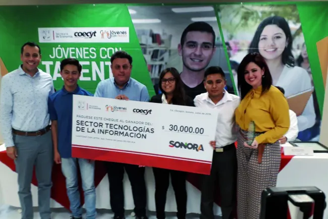 Entregan premios a
jóvenes con talento