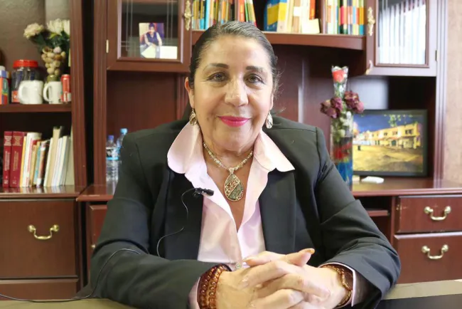 Instan presentar requisitos para las becas municipales