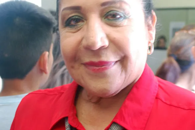 Concluye pago de becas municipales