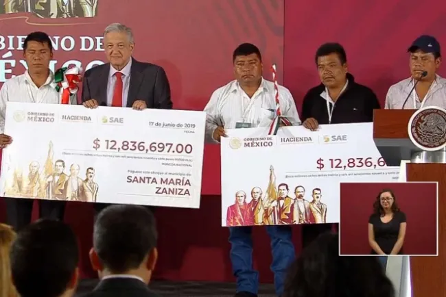 Entregan recursos de subasta de autos a municipios de Oaxaca