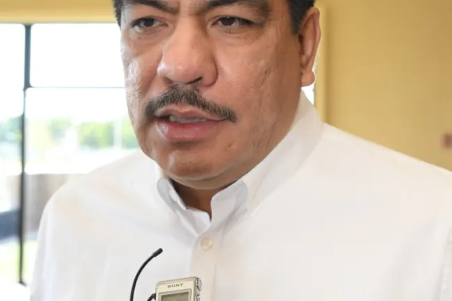 Avalan empresarios decomiso de autos “chuecos” de lujo o con reporte de robo.