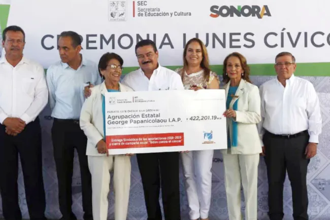 Entrega SEC donativo para lucha contra cáncer