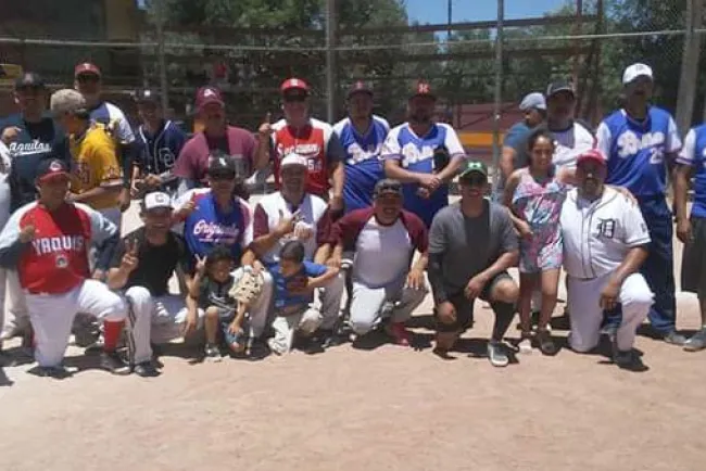Un éxito torneo de softbol de'Todos Unidos por Nogales'