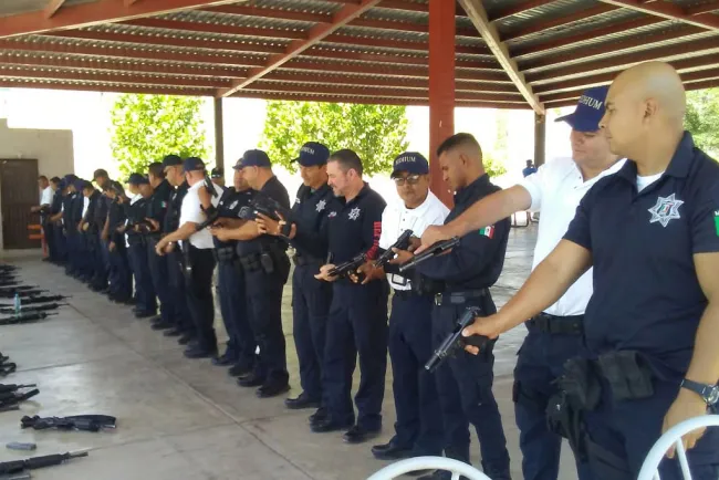 Capacita instructor de Colombia a municipales