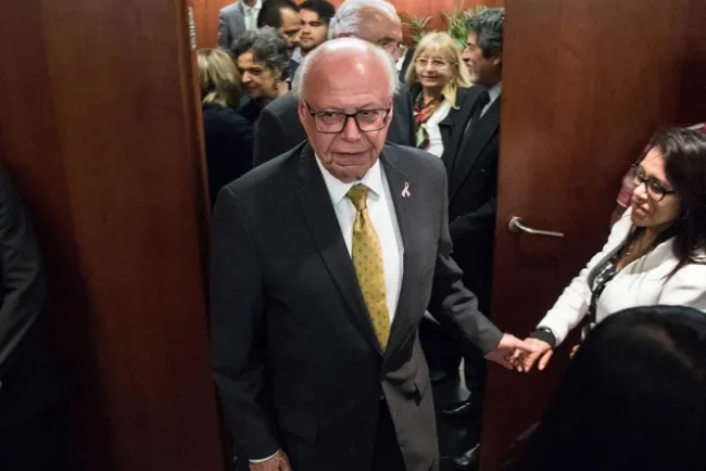 Deja José Narro Robles contienda y renuncia al PRI