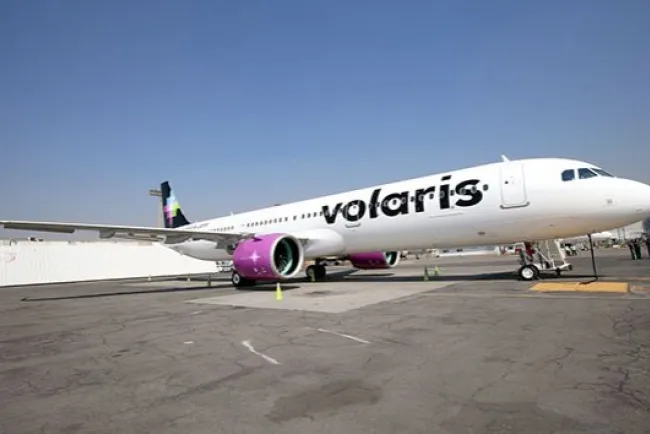 Da Volaris vuelos de 1 dólar a migrantes