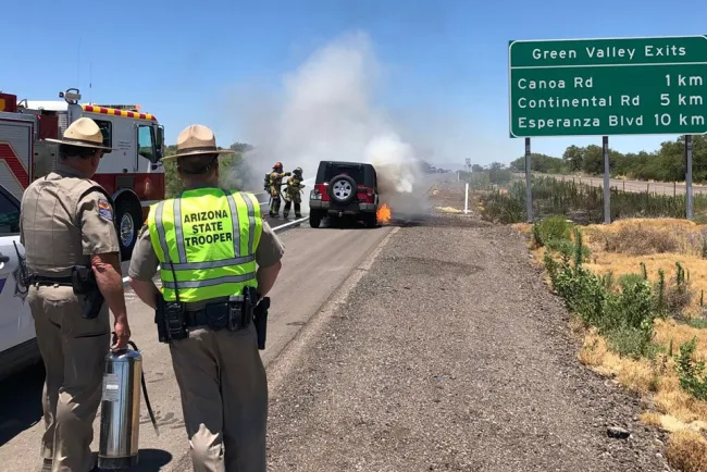 Se incendia vehículo en la Interestatal 19