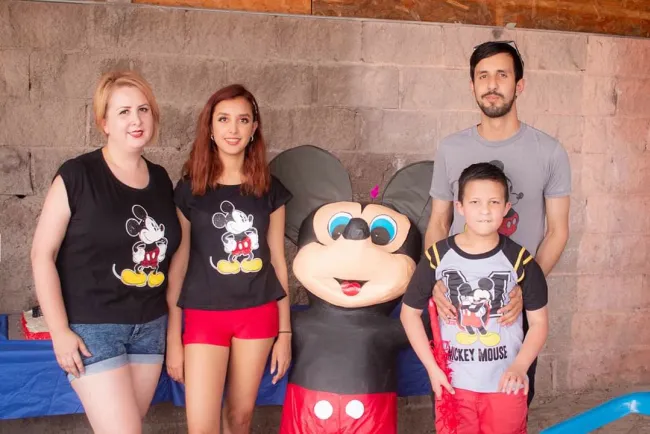 Festejan 9 años de Johan Parra